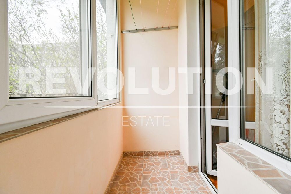 Двустаен апартамент в ж.к. Хаджи Димитър