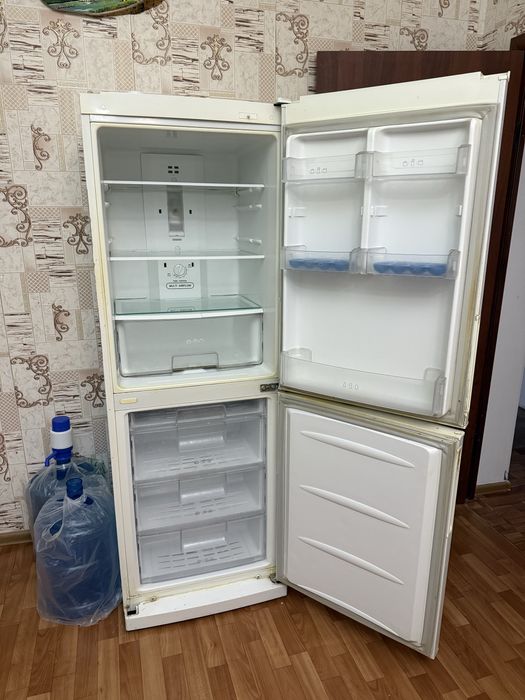 Продам холодильник LG
