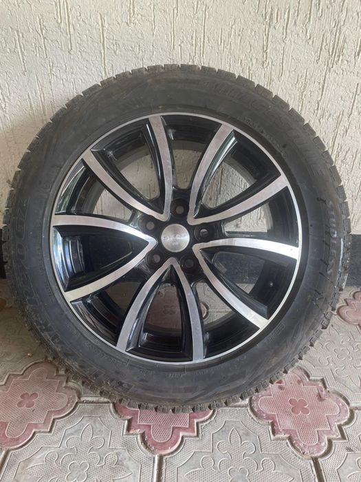 4 литые диски R17 с шинами Bridgestone Blizzak Revo GZ