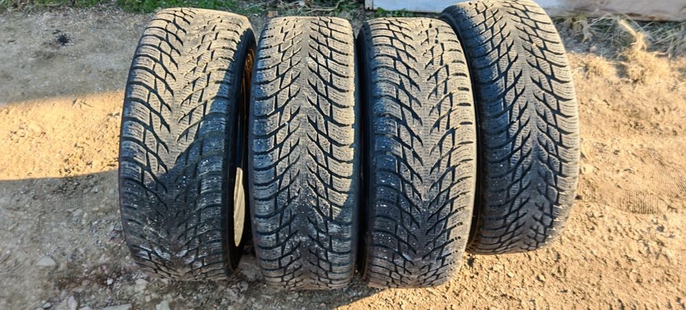 Продам резину 215/65/R16