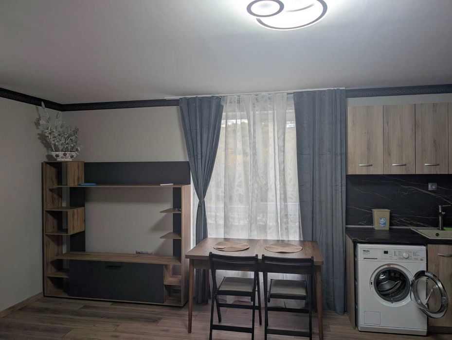 Двустаен апартамент в кв.Железник