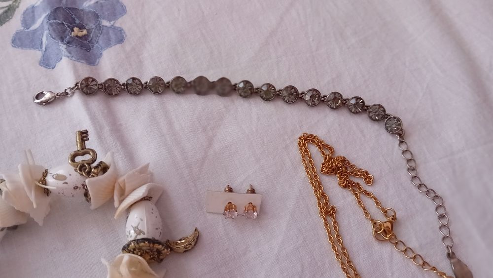 Бижута , синджир, гривна , пръстени