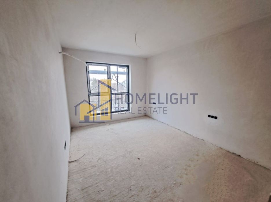 Тристаен апартамент в кв. Бояна