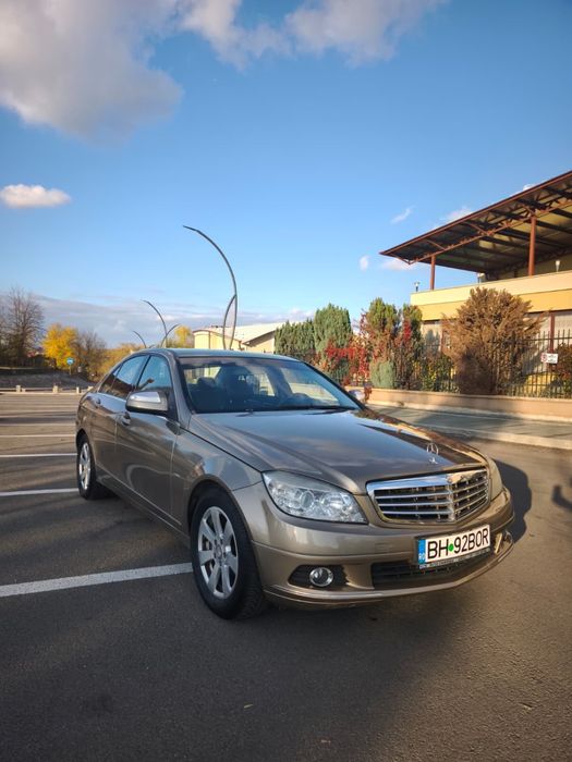 Vând Mercedes c class