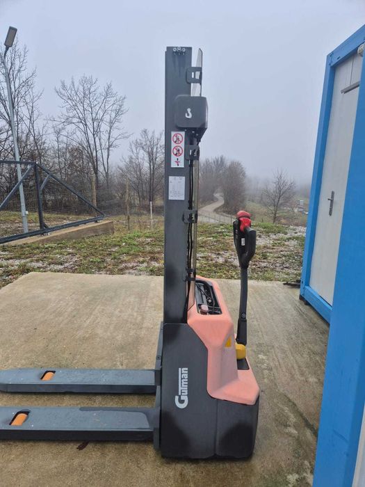 Stivuitor electric