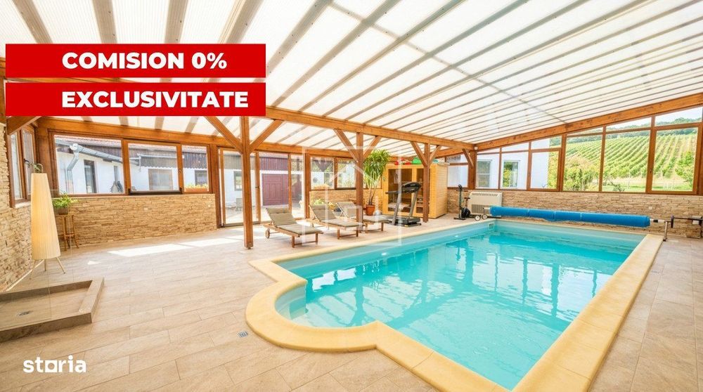 Vila exclusivista cu piscina interioara si 4362 mp curte in Sibiel