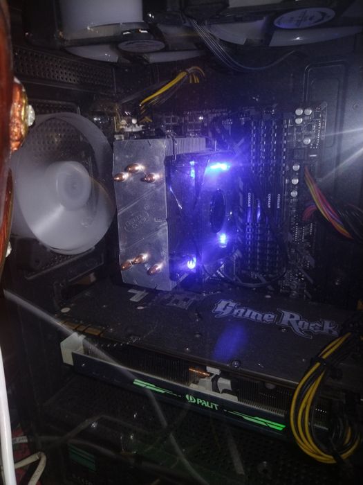 Домашний компьютер продаю