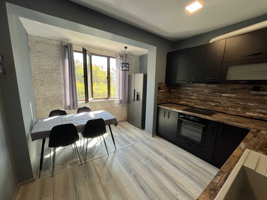 Продава напълно обзаведен апартамент до у-ще Паисий Хилендарски