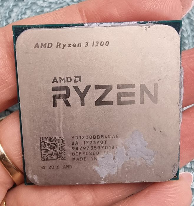 Процесор AMD RYZEN 3 1200