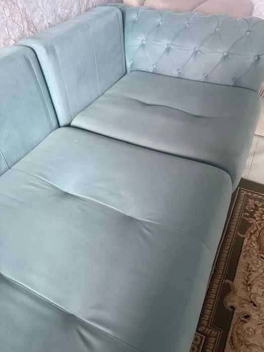 Продам диван 4 метра в длинну