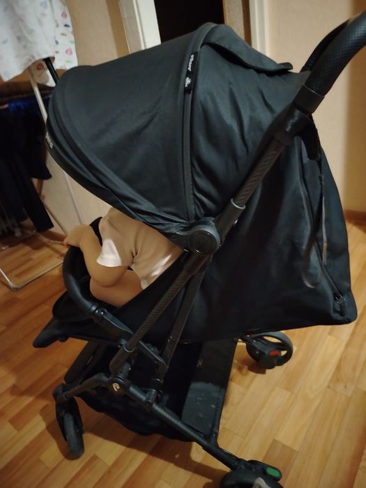 Продам коляску.. Коляске год..