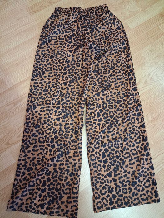 Панталон с модерен леопардов принт