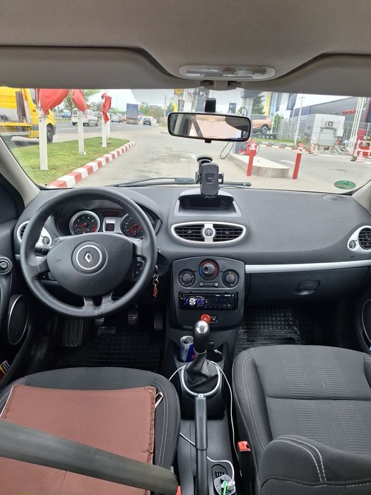 Vând renault clio urgent