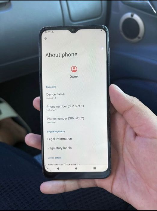 Vând Motorola e13 puțin fisurat