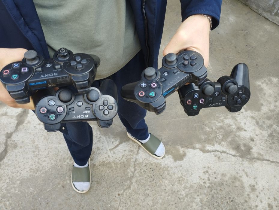 Продаётся джойстик Playstation 3