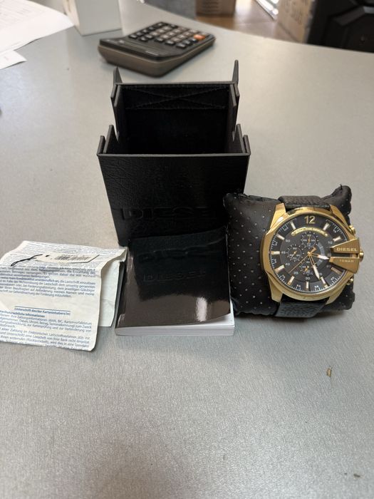 Часовник DIESEL Mega Chief DZ4344