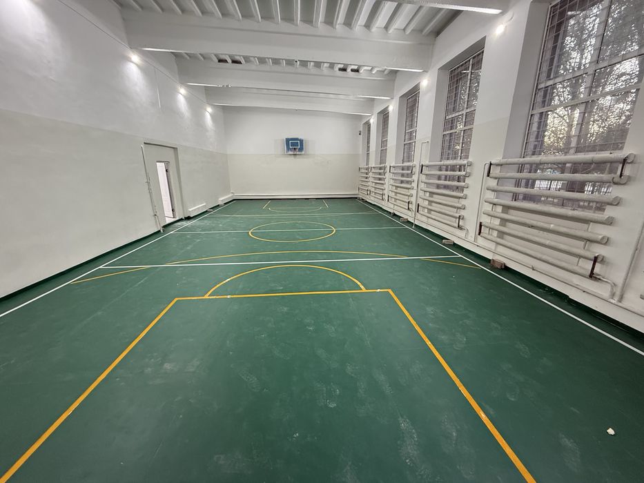 Монтаж  линолеума