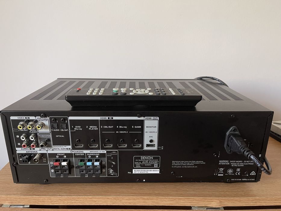 Denon AVR-X250BT Amplificator
