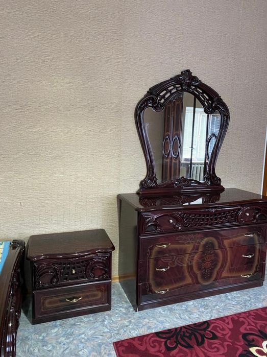 Спальный гарнитур