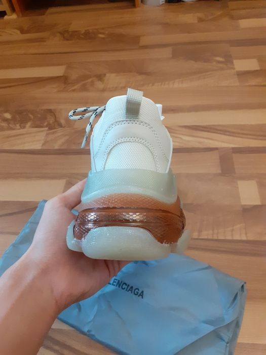Balenciaga triple s cappuccino