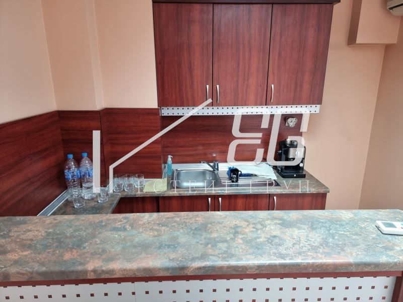 Дава се под наем Офис в Варна, Лятно кино Тракия - 150 кв.м за 1097.01 € - Снимка #4