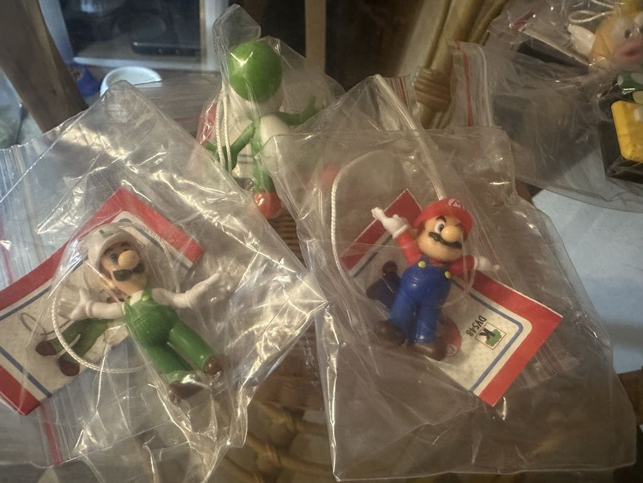Игрушки кинлер, марио !!!