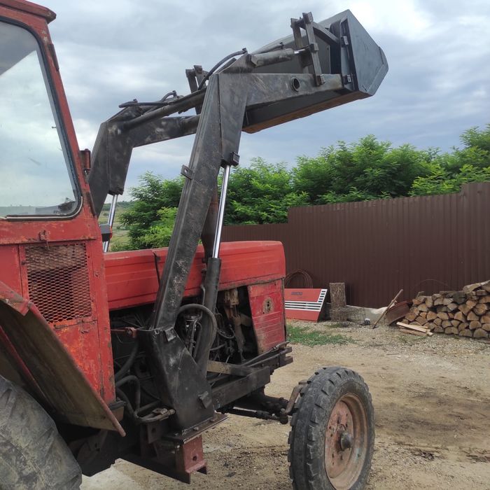 Incarcator frontal U650