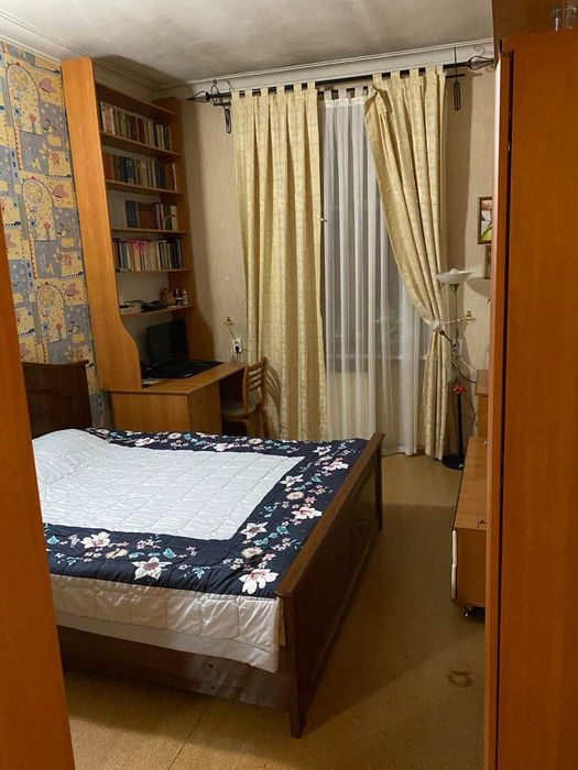 3-х комнатная квартира. Миробадский р-н. 158 школа.