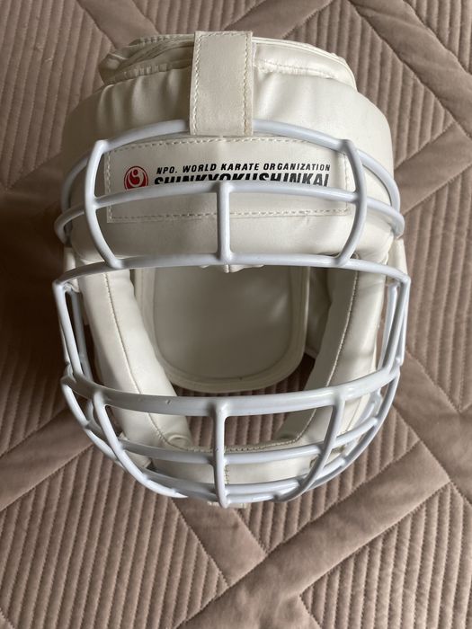 Шлем для карате.