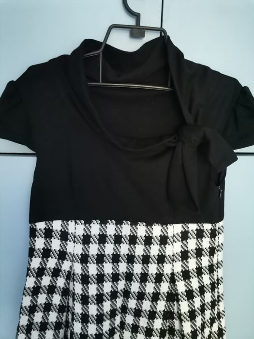 Рокличка в черно и бяло