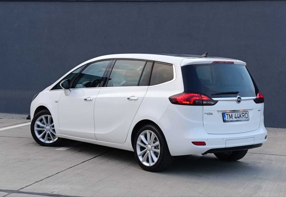 Opel Zafira Tourer 2013