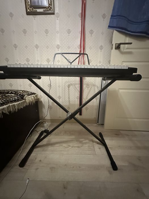 Продам синтезатор