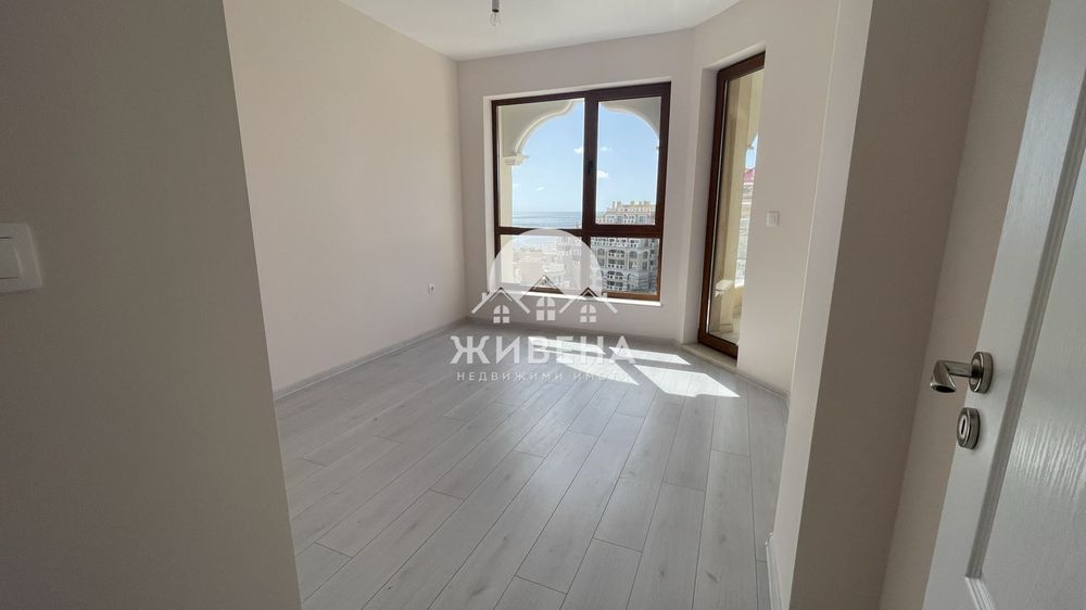 Продавам 3-стаен апартамент, м-т Кабакум площ 186 кв.м
