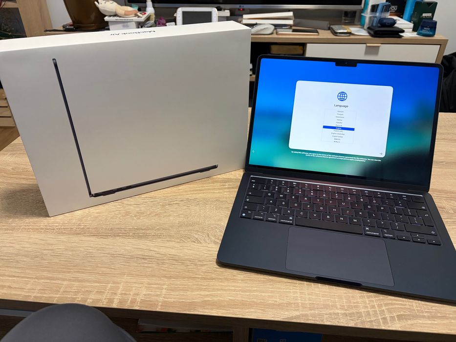 MacBook Air (13-инчов) M2 чип 8RAM/256 GB Midnight