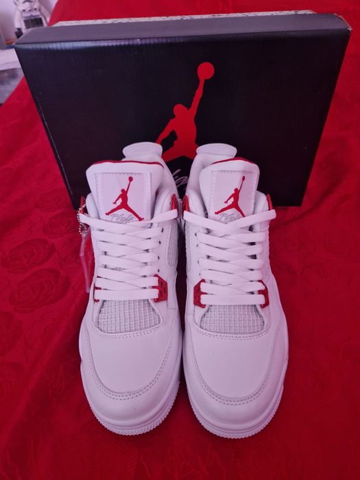 Adidași Jordan Retro patru