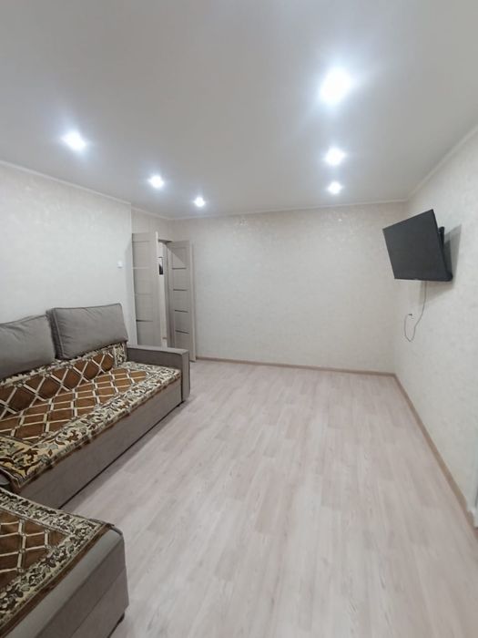 Продам 2к в центре 2/3