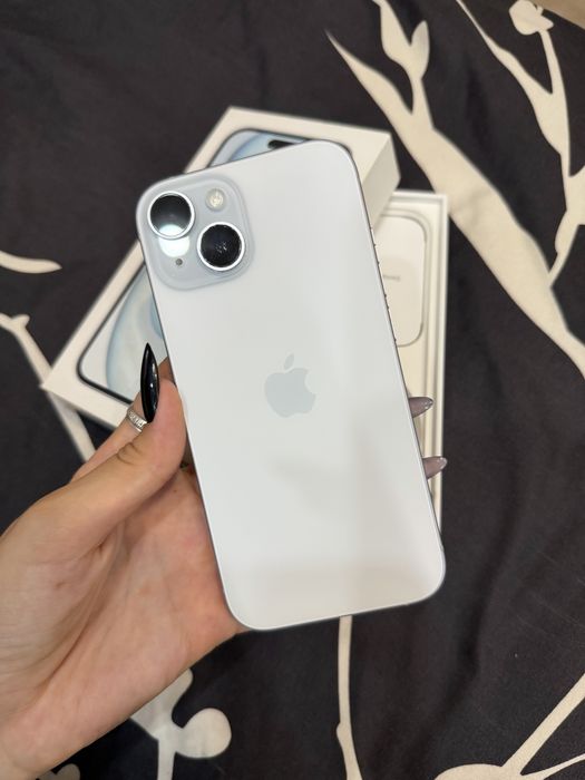 iPhone 15, 256 гб, в идеальном состоянии