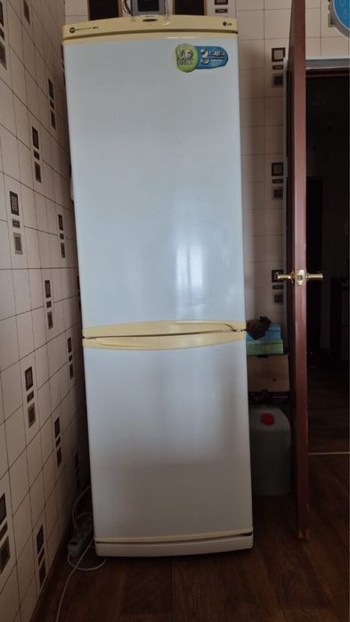 Отдам холодильник