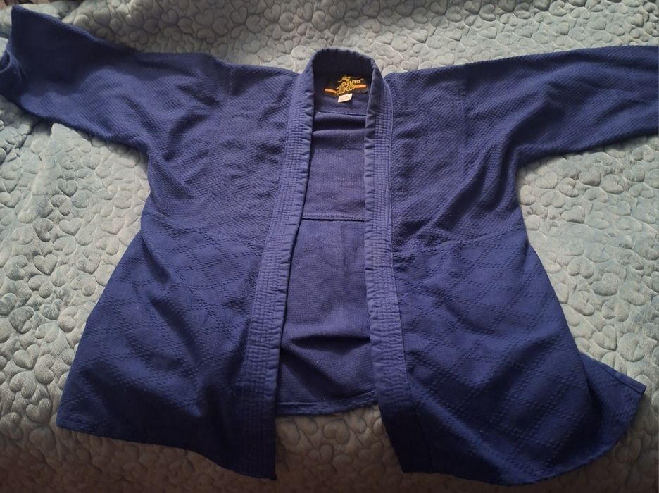 Кимоно mizuno  150 размер
