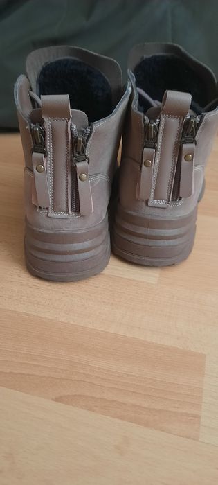 Зимние ботинки женские