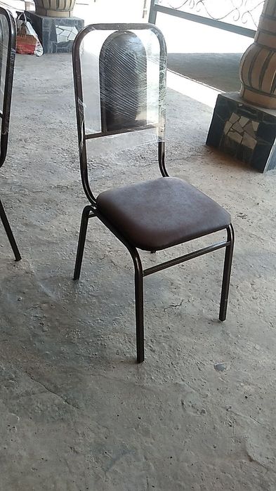 Stol stul sotiladi juda kam ishlatilgan  narxi arzon