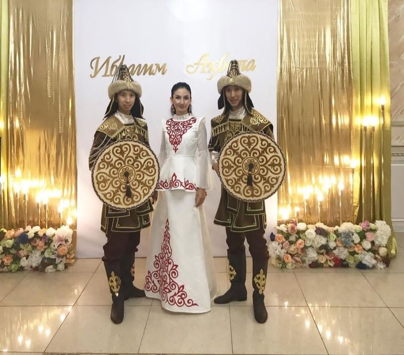 Продаются национальные костюмы