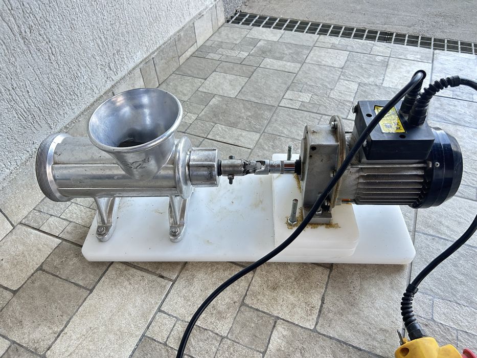 Masina de tocat carne