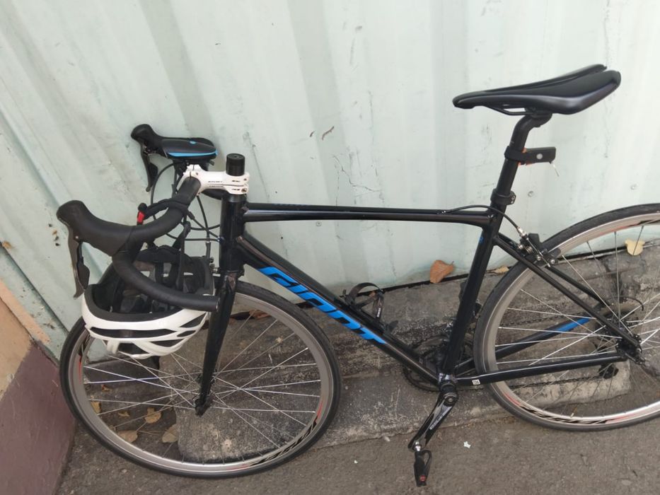 Шоссейный велосипед giant