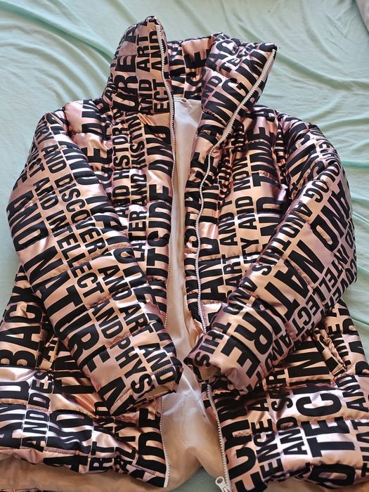 Дамско яке с висока яка