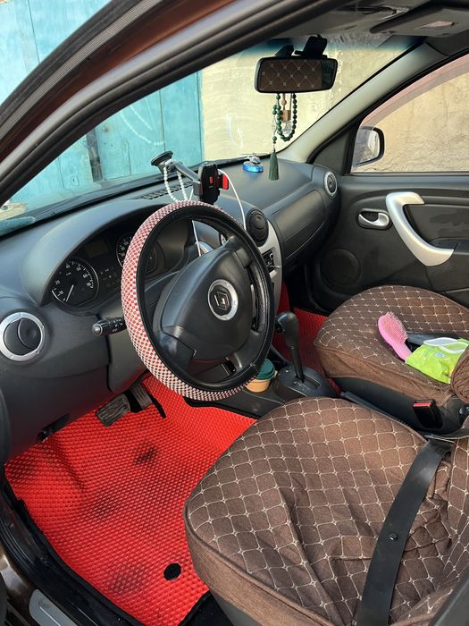 Рено Сандеро 2014 год