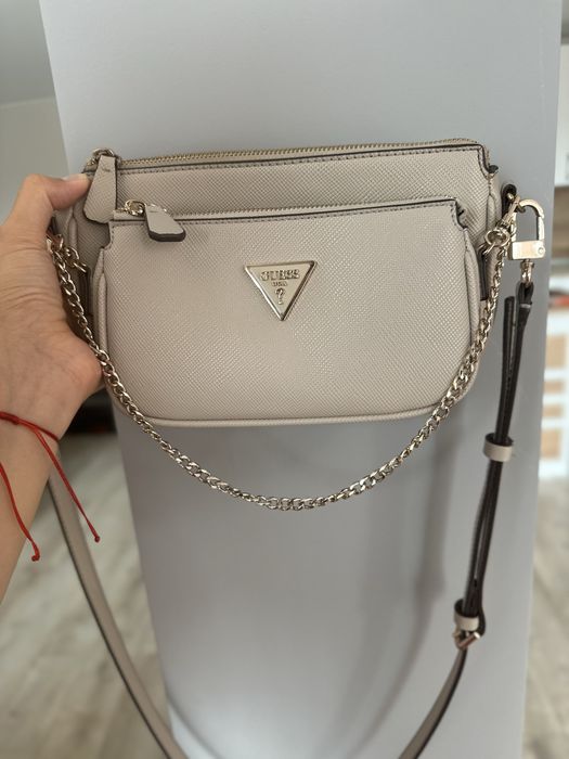 Чанта Guess.