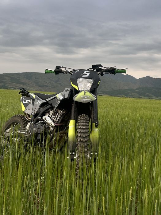 Продам мотоцикл Zuumav k5 300cc