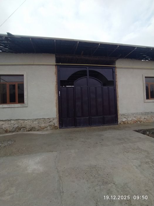 Умид қўрғонида участка