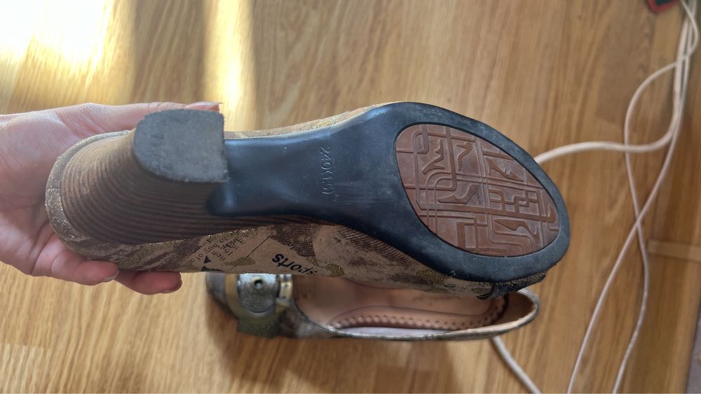 Отдам туфли даром, 38 размер